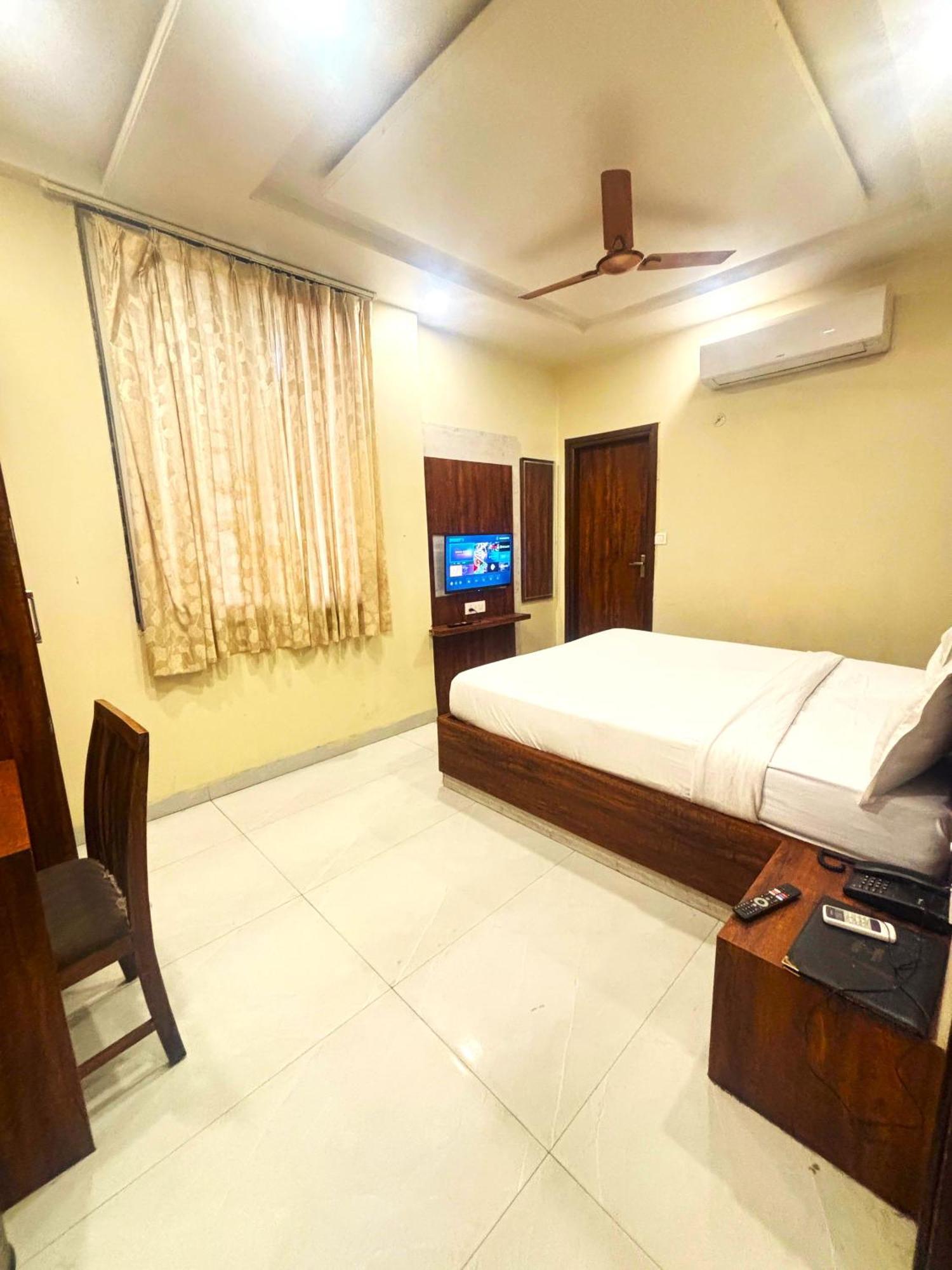 Hotel Hari Inn Divisione di Divisione di Jaipur Esterno foto