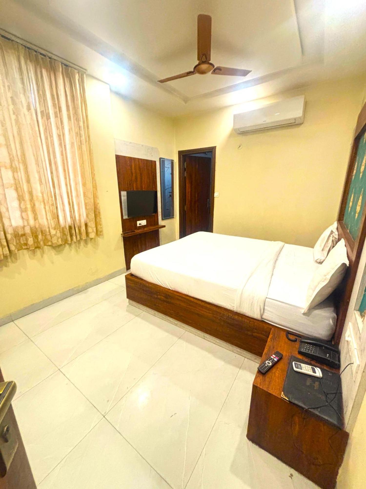 Hotel Hari Inn Divisione di Divisione di Jaipur Esterno foto